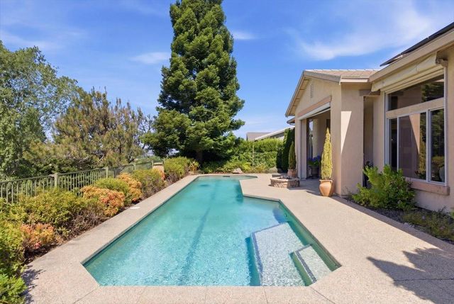 2471 Walden View Ln, Lincoln, CA 95648