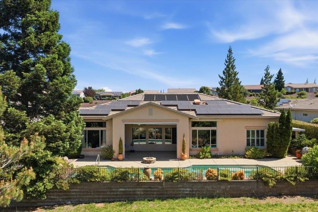 2471 Walden View Ln, Lincoln, CA 95648