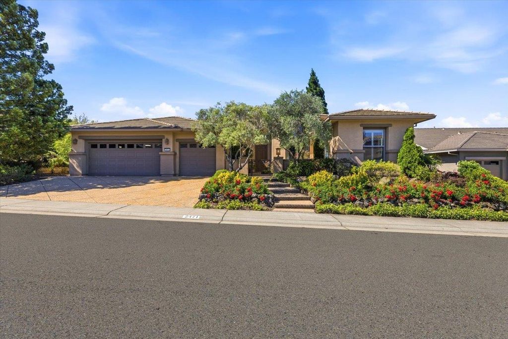 2471 Walden View Ln, Lincoln, CA 95648