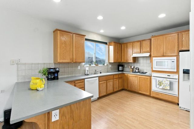 9028 Brittany Park Dr, Sacramento, CA 95829