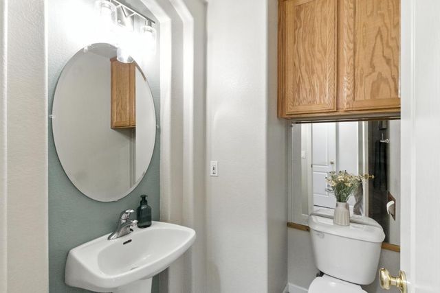 9028 Brittany Park Dr, Sacramento, CA 95829