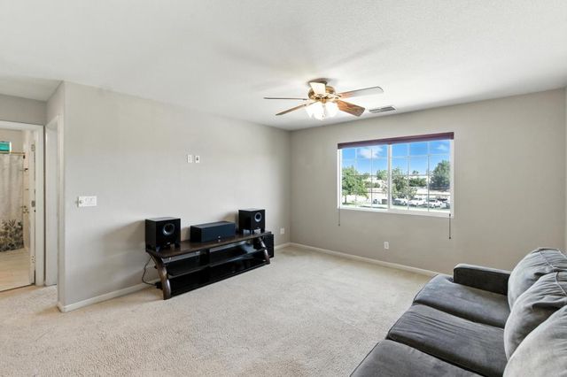 9028 Brittany Park Dr, Sacramento, CA 95829