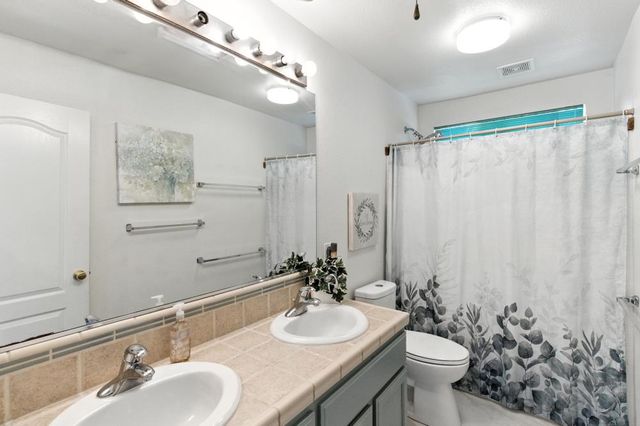 9028 Brittany Park Dr, Sacramento, CA 95829