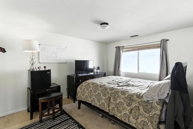 9028 Brittany Park Dr, Sacramento, CA 95829