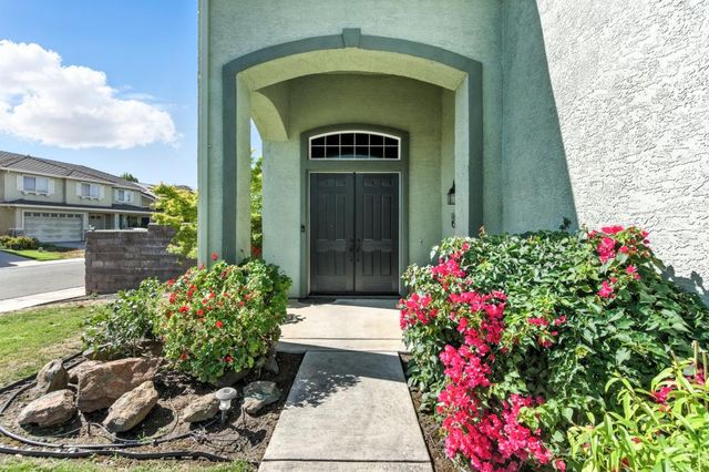 9028 Brittany Park Dr, Sacramento, CA 95829