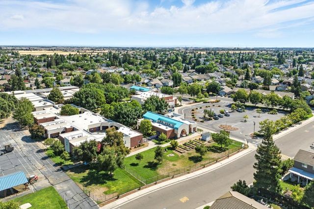 9028 Brittany Park Dr, Sacramento, CA 95829