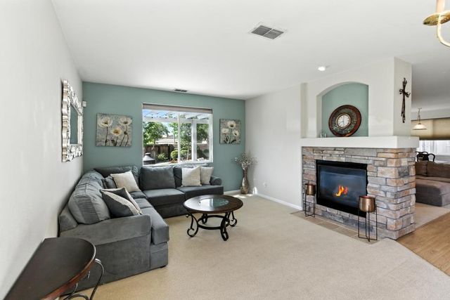 9028 Brittany Park Dr, Sacramento, CA 95829