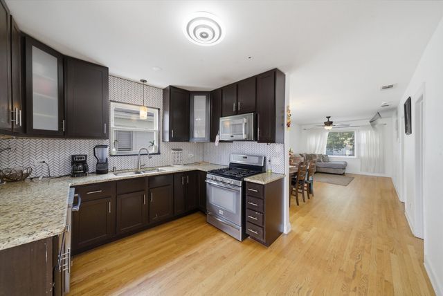2231 N 75th Avenue, Elmwood Park, IL 60707