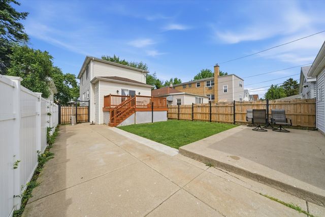 2231 N 75th Avenue, Elmwood Park, IL 60707