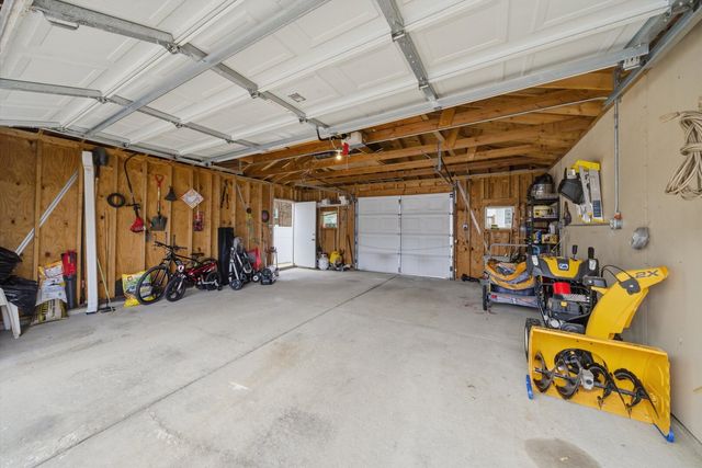 2231 N 75th Avenue, Elmwood Park, IL 60707