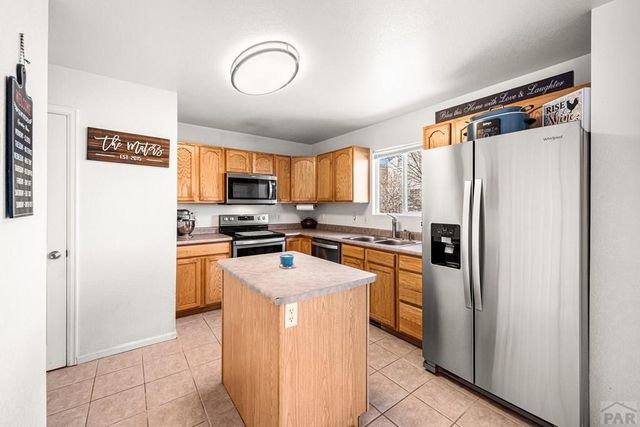 1111 Silverqueen Rd, Pueblo, CO 81008