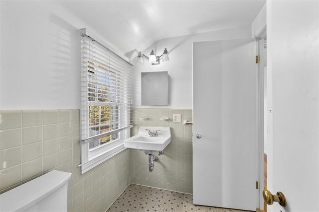 576 Golfview Boulevard, Birmingham, MI 48009