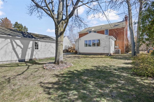 576 Golfview Boulevard, Birmingham, MI 48009