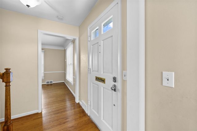 576 Golfview Boulevard, Birmingham, MI 48009