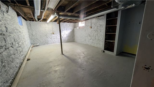 6089 Dunham Road, Maple Heights, OH 44137