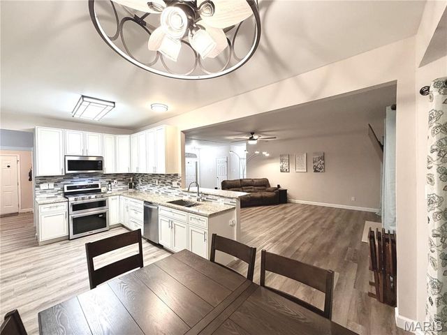 842 Brockwell Drive, Dardenne Prairie, MO 63368