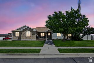 934 N 1385 W, Clinton, UT 84015