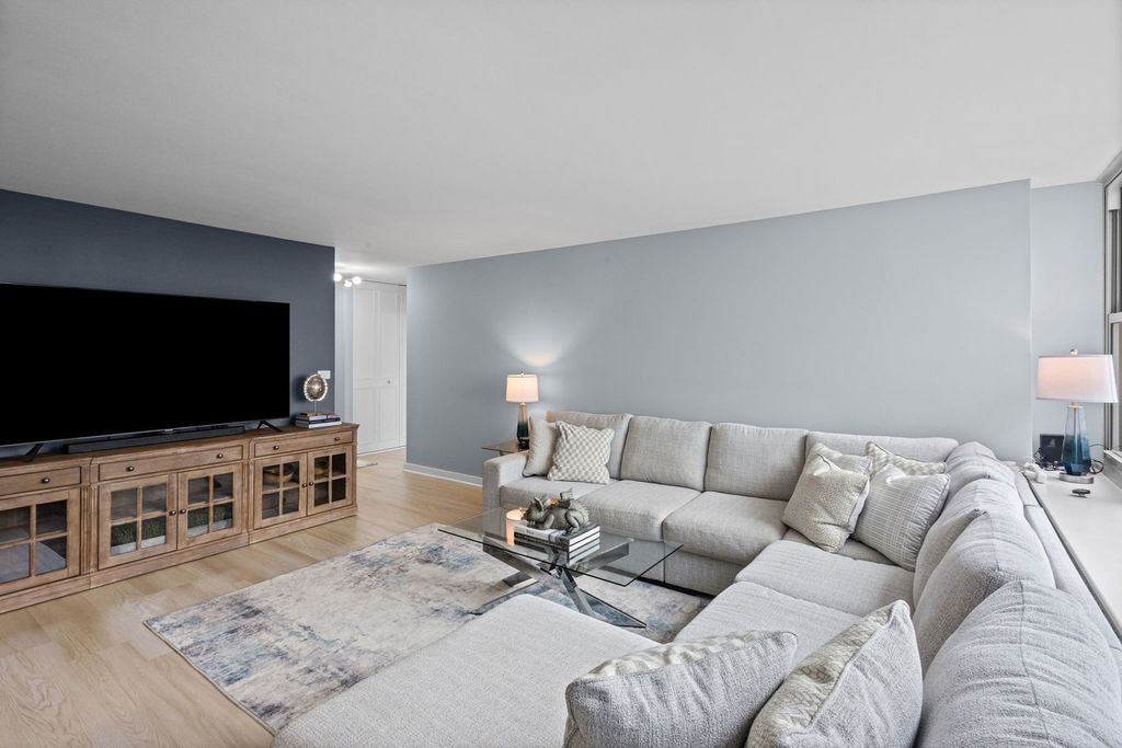 4250 N Marine Drive 2730, Chicago, IL 60613 — photo 3
