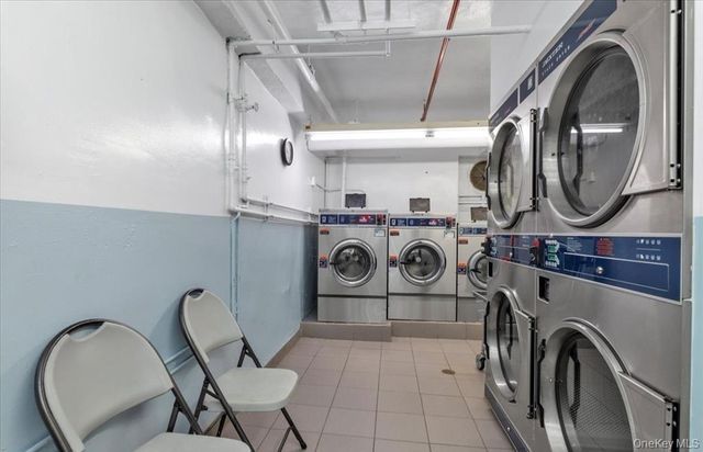 209-10 41 Avenue 2E, Bayside, NY 11361