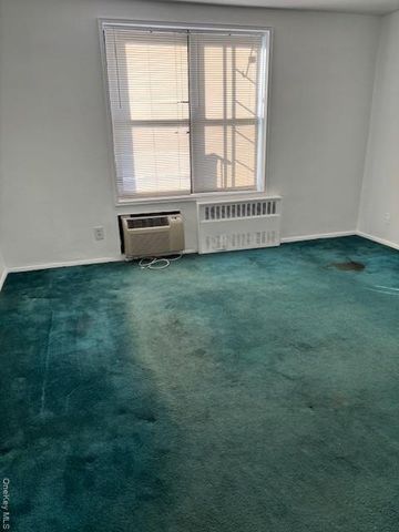 209-10 41 Avenue 2E, Bayside, NY 11361