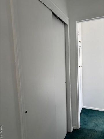 209-10 41 Avenue 2E, Bayside, NY 11361