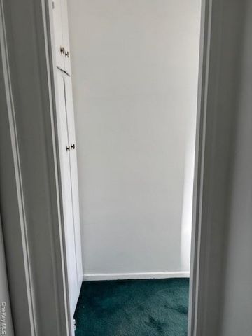 209-10 41 Avenue 2E, Bayside, NY 11361