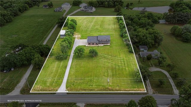 12641 Bethel Blacktop Road, Farmington, AR 72730