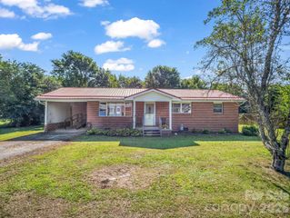 520 Pisgah Drive, Brevard, NC 28712