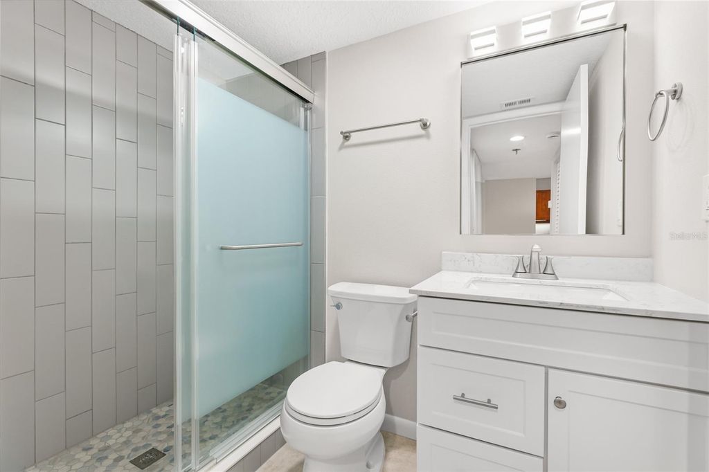 Image 20 of property listing at 4550 PINEBROOK CIRCLE 106, Bradenton, FL 34209