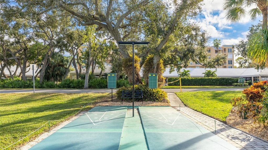 Image 37 of property listing at 4550 PINEBROOK CIRCLE 106, Bradenton, FL 34209