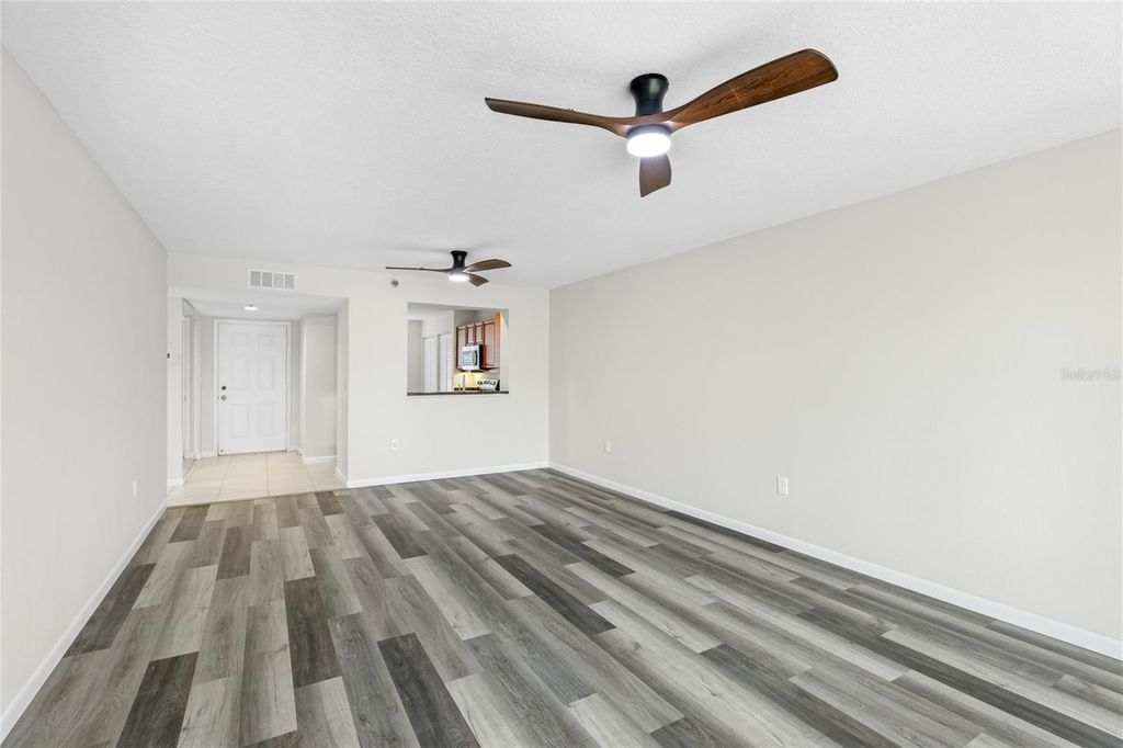Image 7 of property listing at 4550 PINEBROOK CIRCLE 106, Bradenton, FL 34209
