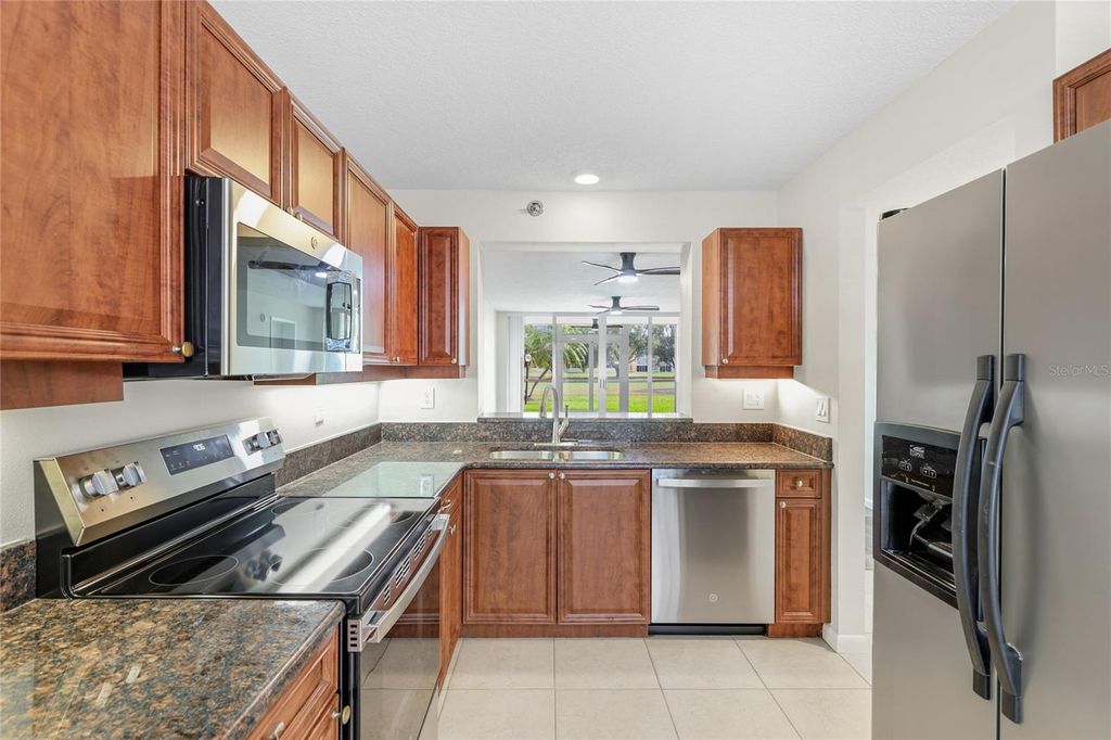 Image 8 of property listing at 4550 PINEBROOK CIRCLE 106, Bradenton, FL 34209