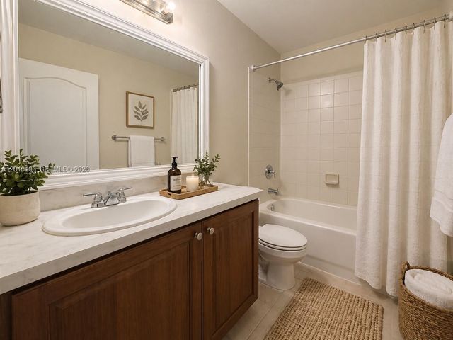 21111 NW 14th Pl 2-33, Miami Gardens, FL 33169