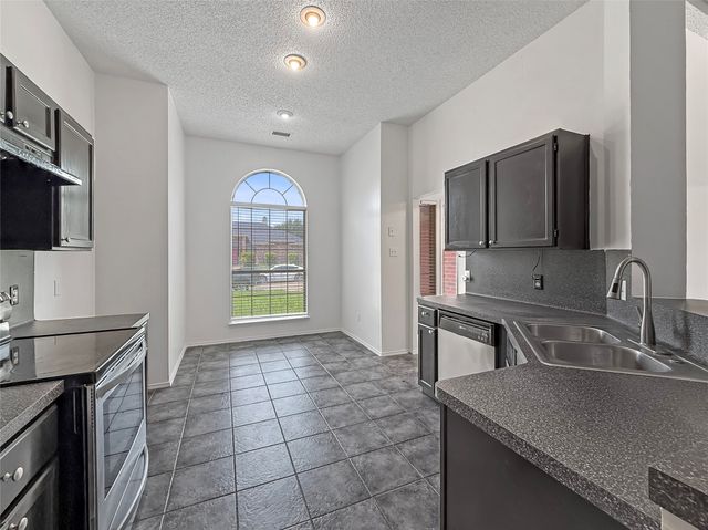 2708 Crystal Falls Drive, Mesquite, TX 75181