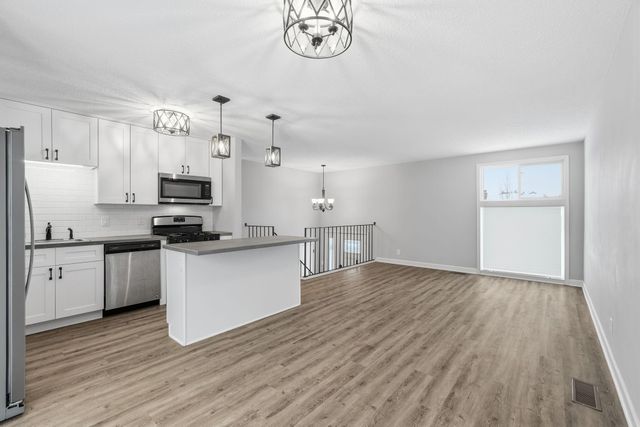 3224 75th Avenue N, Brooklyn Park, MN 55443