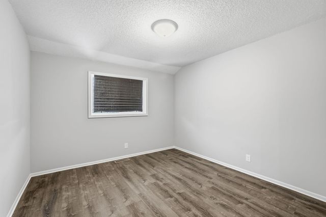 3224 75th Avenue N, Brooklyn Park, MN 55443