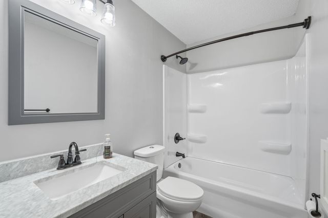 3224 75th Avenue N, Brooklyn Park, MN 55443