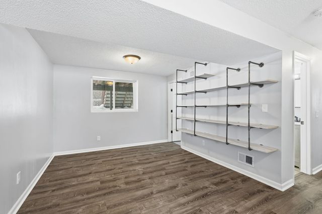 3224 75th Avenue N, Brooklyn Park, MN 55443