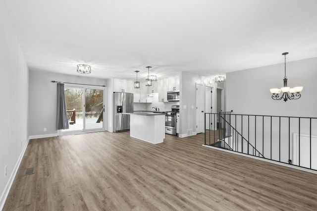 3224 75th Avenue N, Brooklyn Park, MN 55443