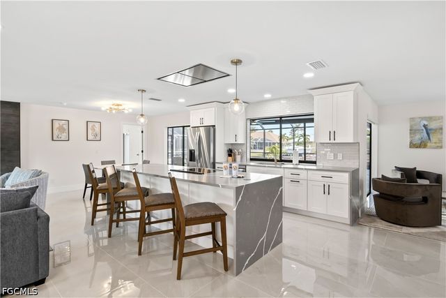 5323 SW 11th CT, Cape Coral, FL 33914