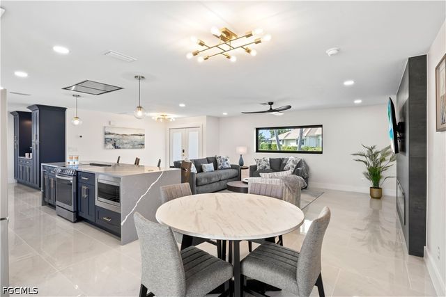 5323 SW 11th CT, Cape Coral, FL 33914