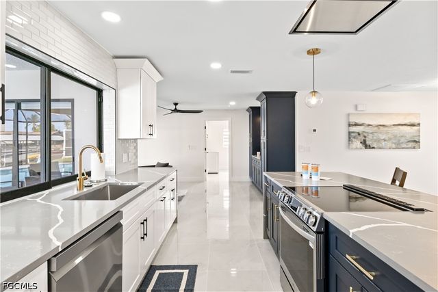 5323 SW 11th CT, Cape Coral, FL 33914