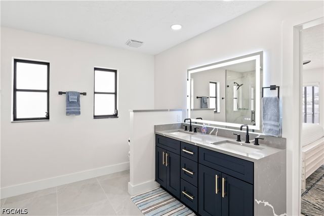 5323 SW 11th CT, Cape Coral, FL 33914