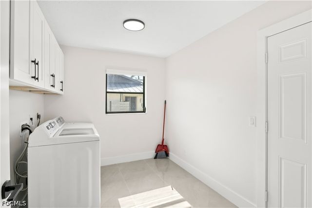 5323 SW 11th CT, Cape Coral, FL 33914