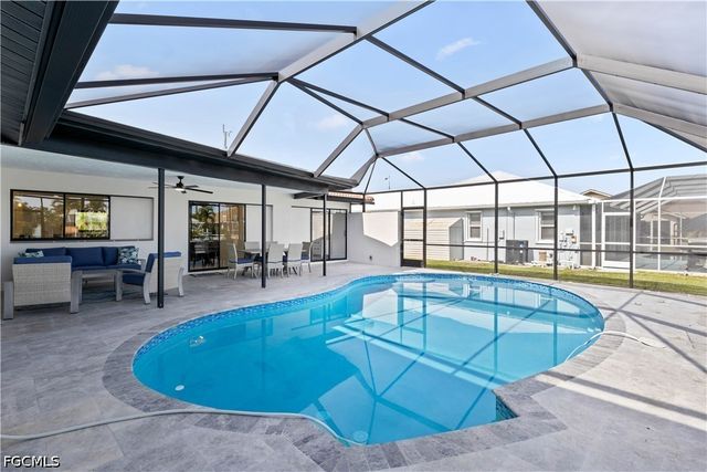 5323 SW 11th CT, Cape Coral, FL 33914