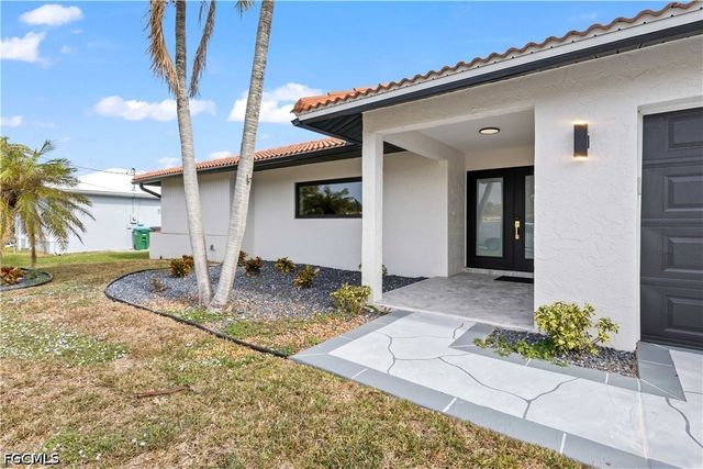 5323 SW 11th CT, Cape Coral, FL 33914