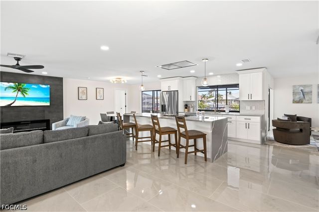 5323 SW 11th CT, Cape Coral, FL 33914