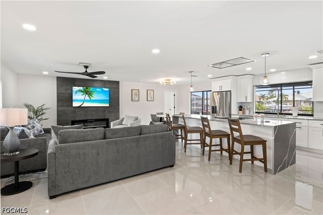 5323 SW 11th CT, Cape Coral, FL 33914