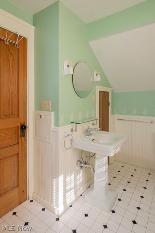 3101 Mapledale Avenue, Cleveland, OH 44109