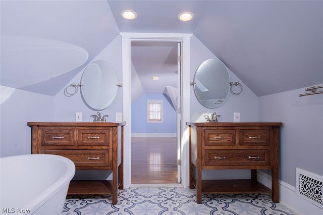 3101 Mapledale Avenue, Cleveland, OH 44109